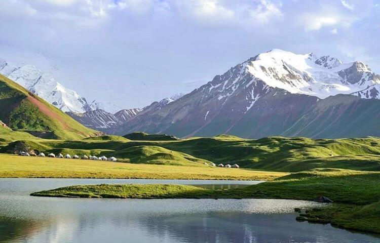 Pamir Nomad Yurt Camp Hotel Kara-Kavak ภายนอก รูปภาพ